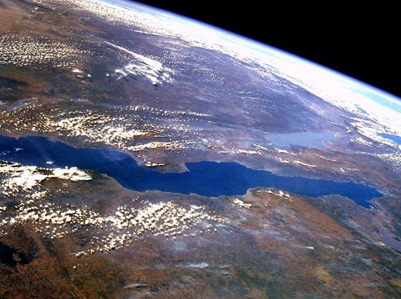 Vista satellitare del lago Tanganika